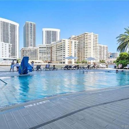 Luxury Condo Steps From Beach Hallandale Beach Extérieur photo