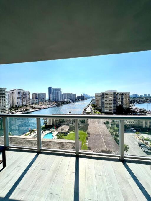 Luxury Condo Steps From Beach Hallandale Beach Extérieur photo