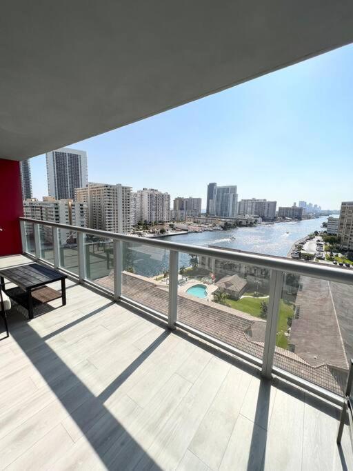 Luxury Condo Steps From Beach Hallandale Beach Extérieur photo