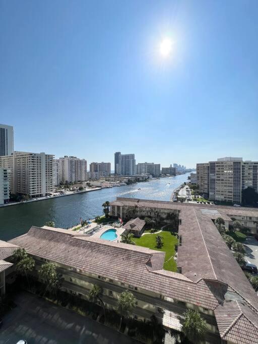 Luxury Condo Steps From Beach Hallandale Beach Extérieur photo